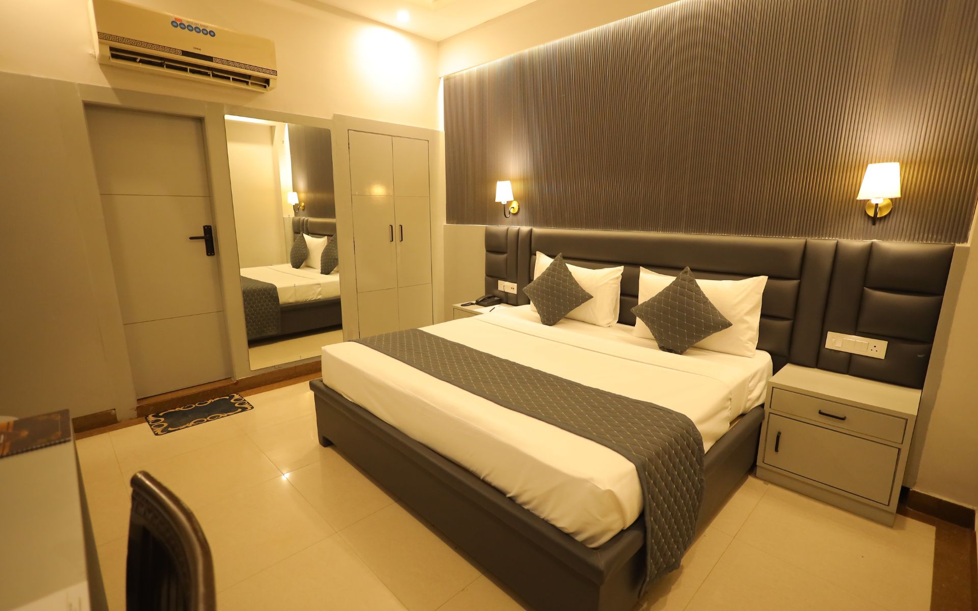 deluxe-room
